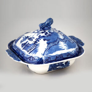 Blue Willow Transfer, Serving Dish. Unicorn and Pinnox Works, Tunstall Inventory Thumbnail