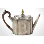 Teapot-with-Ivory-Pineapple-Knop_view-1_365-330